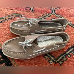 Sperry Topsiders boat shoes, grey nubuck with silver footbed, size 7.5